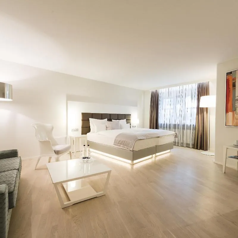Hotel Europa Munich 4*,